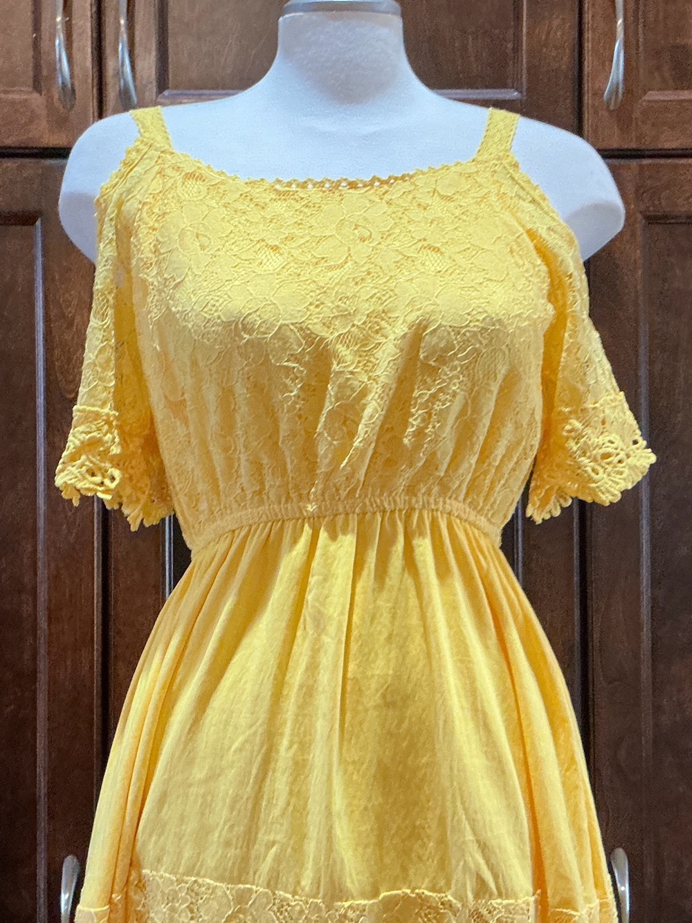 Yellow Lace Cold-Shoulder Summer Dress *Stunning Quality